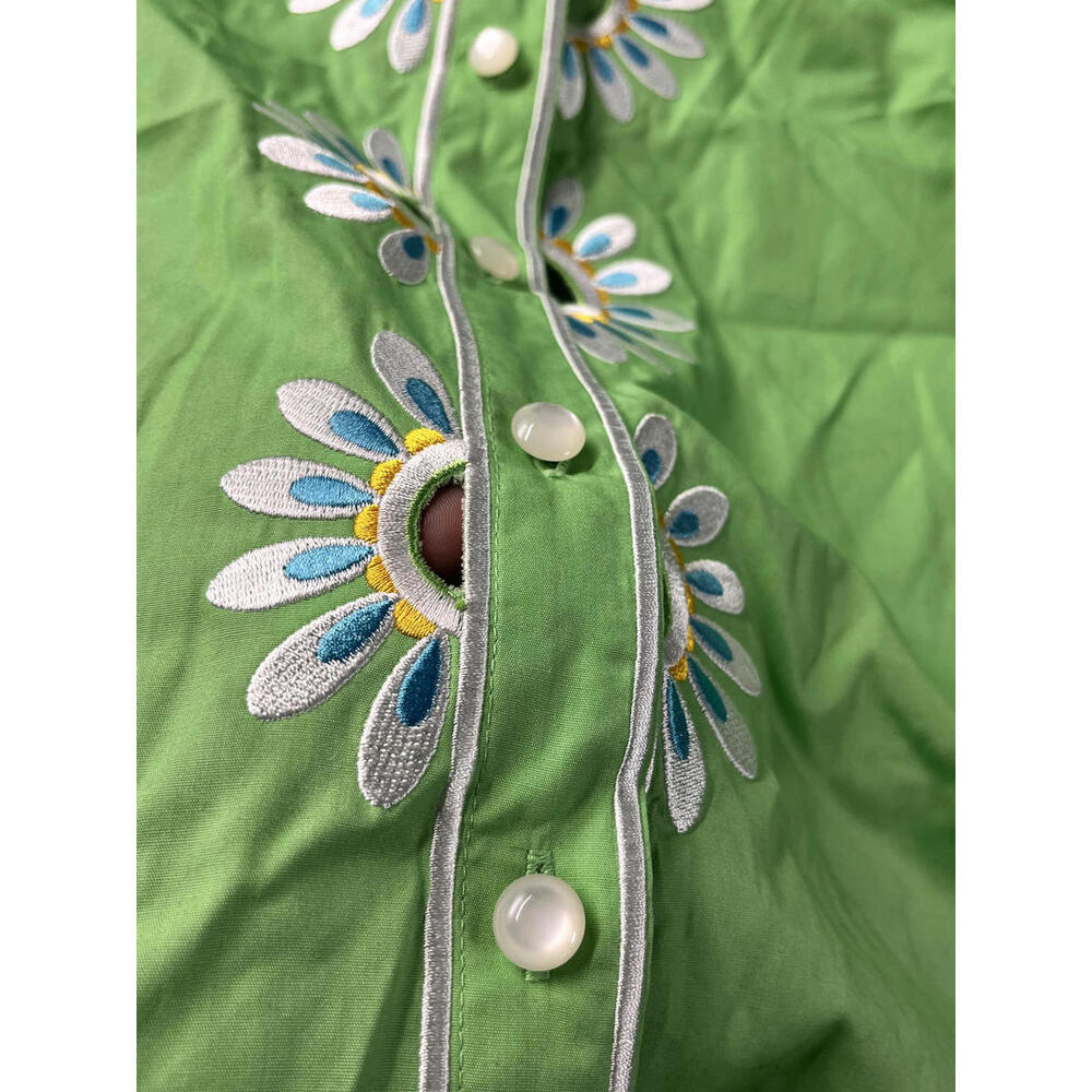 Bob Mackie ARt 2 Wear Green Short Sleeve Button-Up Shirt with Daisy Embroidery - Picture 8 of 13